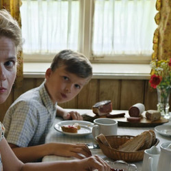 Als.Hitler.das.rosa.Kaninchen.stahl.2019.GERMAN.DD5.1.NORDiC.ENGSUBS.1080p.BluRay.x264-PTNK