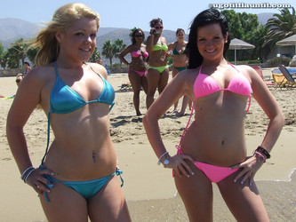 ugotitflauntit.com/08033 Jolene and Karen_1280highres/021.jpg