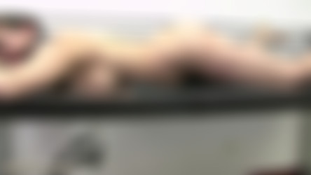 [Hucows] Nyssa Nevers on the Milking Bed (Dec. 29, 2018) [1080p].mp4