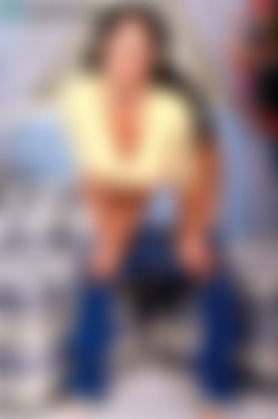 Scoreland.com SiteRip - Part #1/00206-December 02 Score --Ariana/1200/Ariana02.jpg