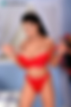 Scoreland.com SiteRip - Part #1/00206-December 02 Score --Ariana/1200/Ariana05.jpg