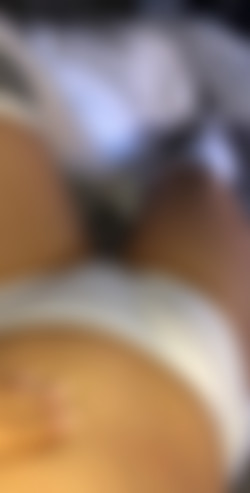 [OnlyFans.com] Elle Brooke (@ellebrookeuk)/18-08-17 1900232 626x1234.mp4