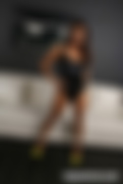 [Transerotica] Latina Trans Jessy Dubai Seduces Hung Kai Bailey Into Anal 30 Jun 2022  (1080p and pictures)/Pictures/img_4786.jpg