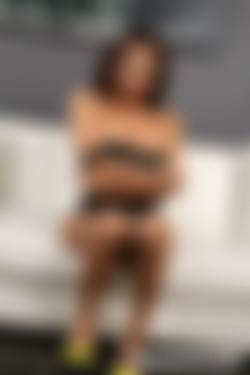 [Transerotica] Latina Trans Jessy Dubai Seduces Hung Kai Bailey Into Anal 30 Jun 2022  (1080p and pictures)/Pictures/img_4794.jpg