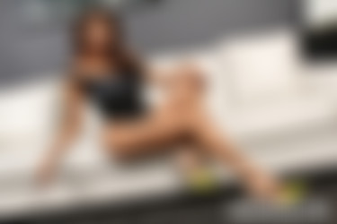 [Transerotica] Latina Trans Jessy Dubai Seduces Hung Kai Bailey Into Anal 30 Jun 2022  (1080p and pictures)/Pictures/img_4802.jpg