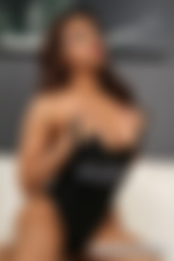 [Transerotica] Latina Trans Jessy Dubai Seduces Hung Kai Bailey Into Anal 30 Jun 2022  (1080p and pictures)/Pictures/img_4810.jpg