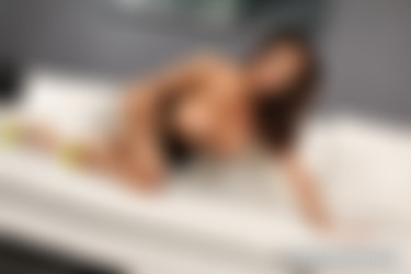 [Transerotica] Latina Trans Jessy Dubai Seduces Hung Kai Bailey Into Anal 30 Jun 2022  (1080p and pictures)/Pictures/img_4826.jpg