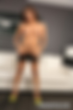 [Transerotica] Latina Trans Jessy Dubai Seduces Hung Kai Bailey Into Anal 30 Jun 2022  (1080p and pictures)/Pictures/img_4842.jpg